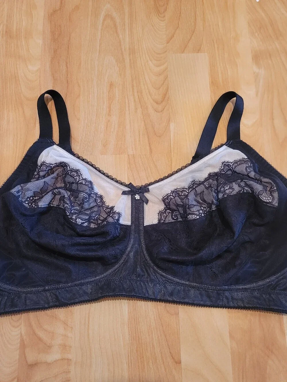 Wacoal Retro Chic Wire Free Bra Black Lace Size 40H